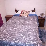 1 O 2 Dormitorios Pequenos, 1 Bano Privado, Estacionamiento, Cerca Aeropuerto, Metro Pajaritos